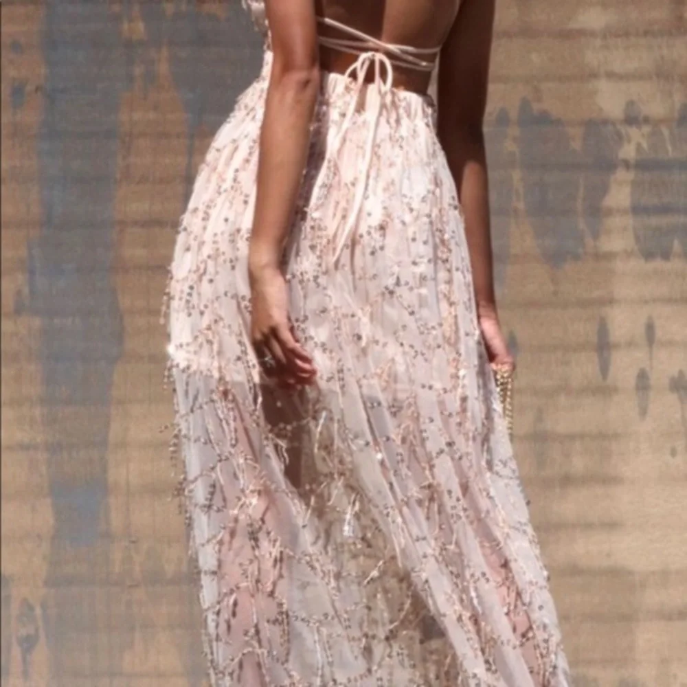 🎊Spaghetti Strap Champagne Sequin Maxi Dress🎊 - Picture 7 of 13